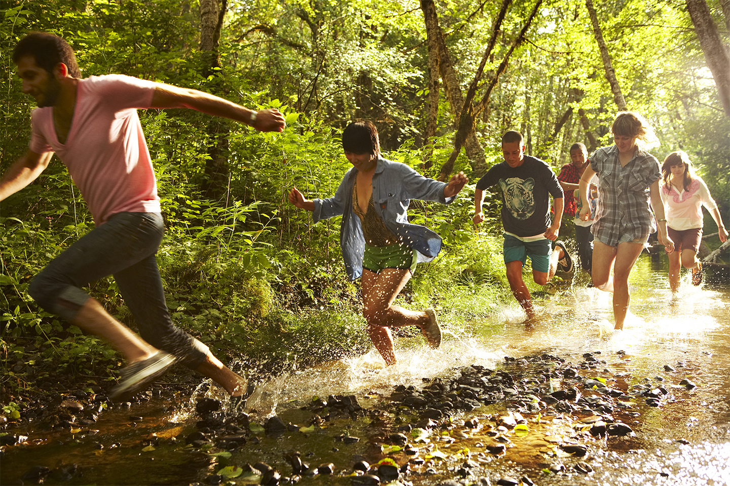 Run my friends. Бег с друзьями. Природа друзья бег. Activities фото. Активити на природе.